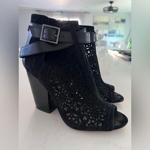 Vince Camuto black peep toe bootie size 6.5